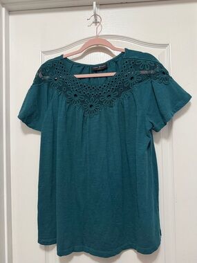 Lane Bryant blouse size 10/12 but fits like a size 14/16